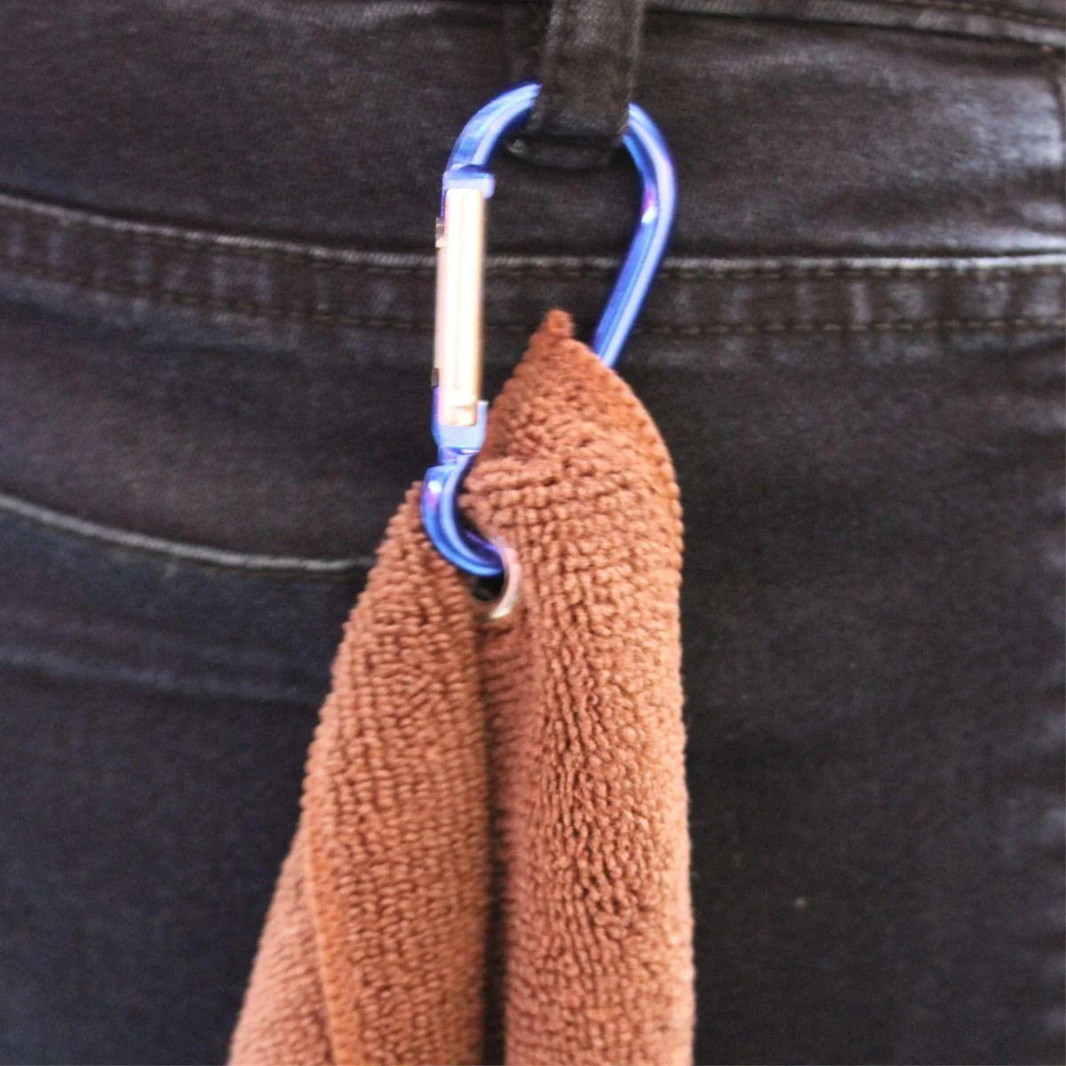 Rhino Barista Cloth Set - barista using cloth at coffee station